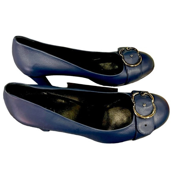 Gucci shoes for women size 9US. Beautiful blue color . - Picture 6 of 11